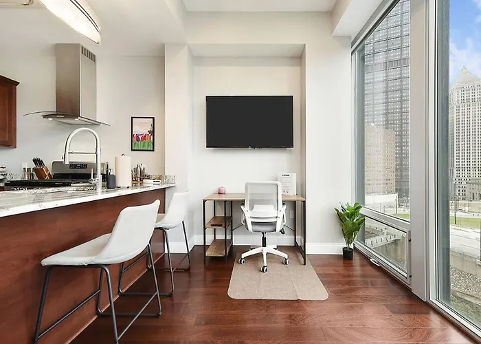 Hostwise - The Washington At Chatham - Free Parking, Private Gym, Skyline Views!