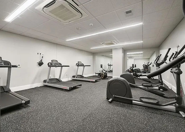 Hostwise - The Washington At Chatham - Free Parking, Private Gym, Skyline Views!