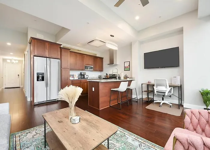 Hostwise - The Washington At Chatham - Free Parking, Private Gym, Skyline Views! Apartment Pittsburgh