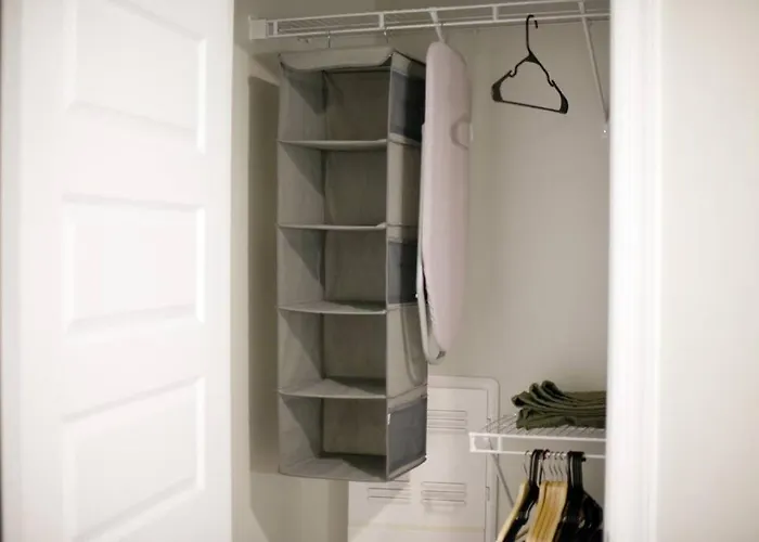 Apartment Hostwise - The Washington At Chatham - Free Parking, Private Gym, Skyline Views!