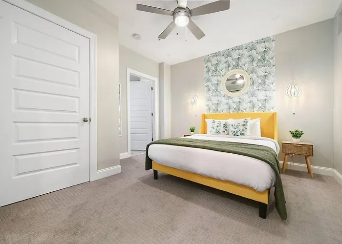 Apartment Hostwise - The Washington At Chatham - Free Parking, Private Gym, Skyline Views!