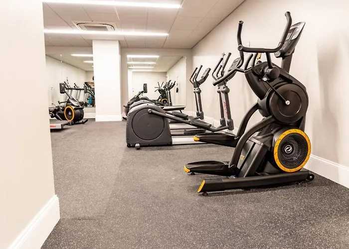 Hostwise - The Washington At Chatham - Free Parking, Private Gym, Skyline Views! *