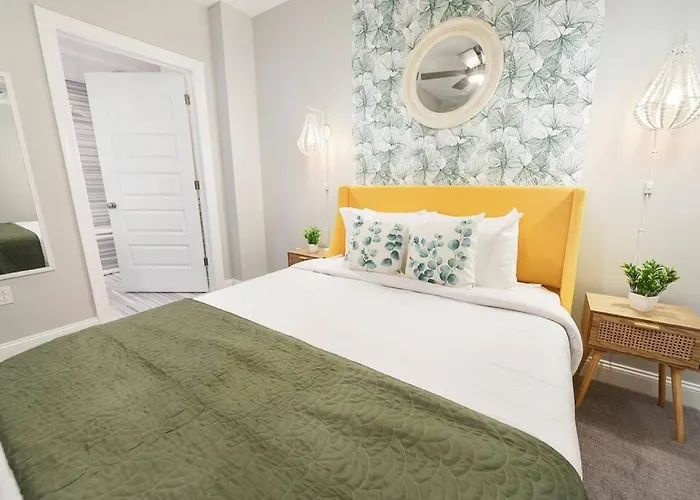 Apartment Hostwise - The Washington At Chatham - Free Parking, Private Gym, Skyline Views!