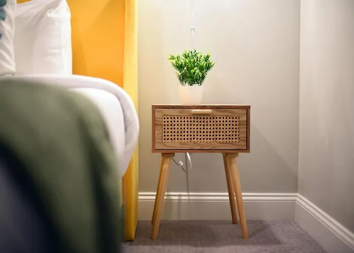 Apartment Hostwise - The Washington At Chatham - Free Parking, Private Gym, Skyline Views! *