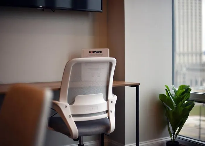 Apartment Hostwise - The Washington At Chatham - Free Parking, Private Gym, Skyline Views!